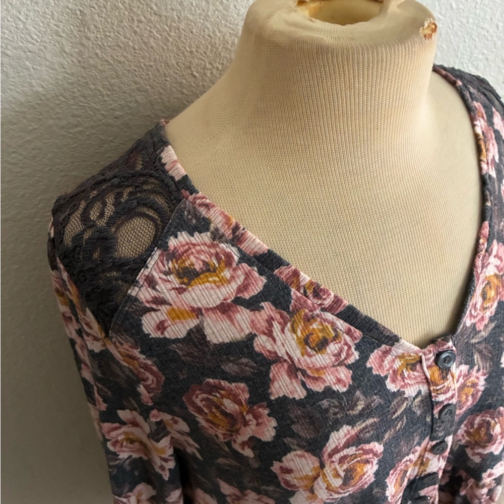 WAS $26 Torrid gray floral top - Picture 5 of 8